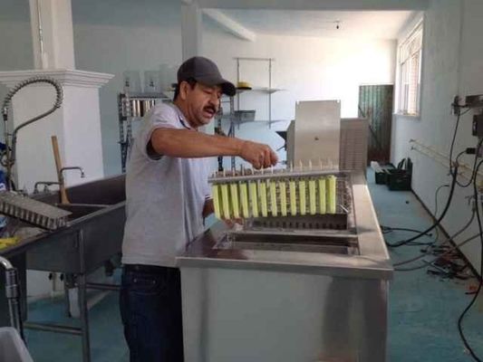 comprar Venta caliente de helados molde de formación de helados máquina de congelación de helados molde de uso comercial de alta calidad con extractor de palo online manufacture