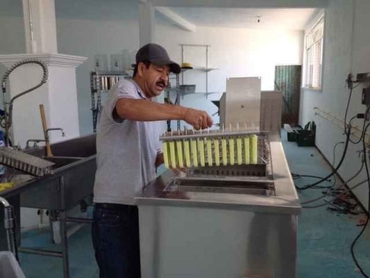 Venta caliente de helados molde de formación de helados máquina de congelación de helados molde de uso comercial de alta calidad con extractor de palo