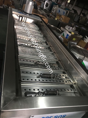 Máquina de fabricación de helados para el comercio máquina de fabricación de helados con 4 juegos de moldes de helados soporte de palillo de alta calidad